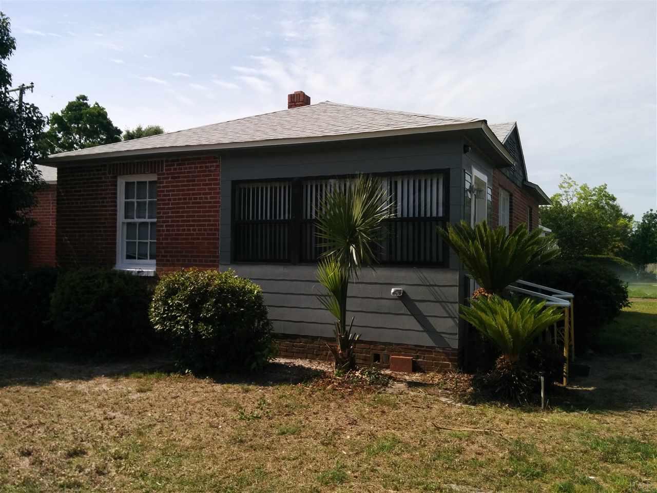 319 Gibbs Road Pensacola, FL 32507 - Photo 3 of 39