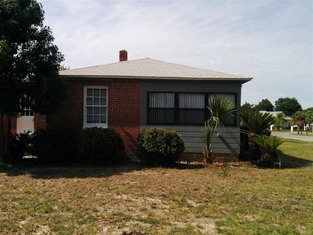 319 Gibbs Road Pensacola, FL 32507 - Photo 4 of 39