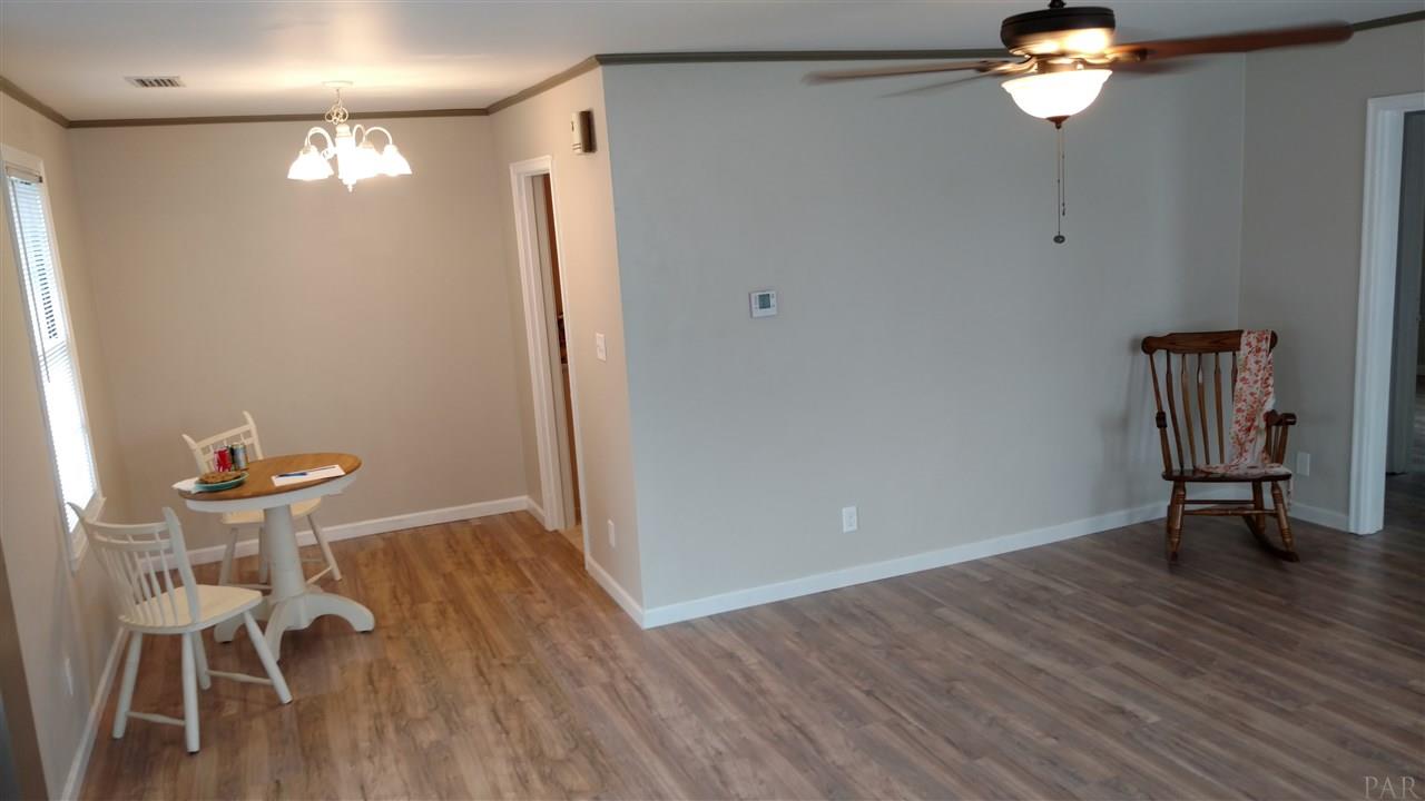 319 Gibbs Road Pensacola, FL 32507 - Photo 6 of 39