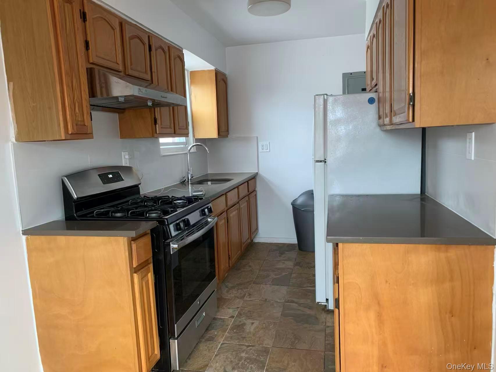 32-25 68th Street Queens, NY 11377 - Photo 6 of 8