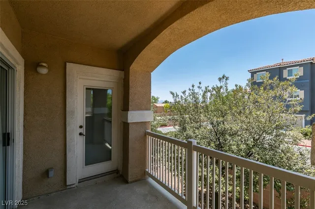 $275,000 | 5855 Valley Drive, Unit 2092, North Las Vegas, NV 89031