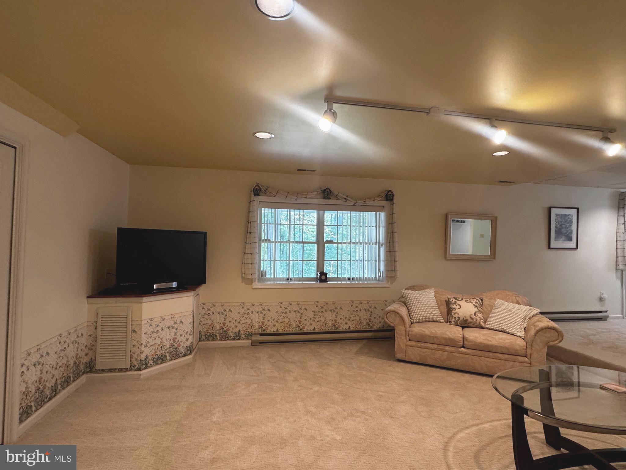 8268 Rippling Branch Road Laurel, MD 20723 - Photo 10 of 24