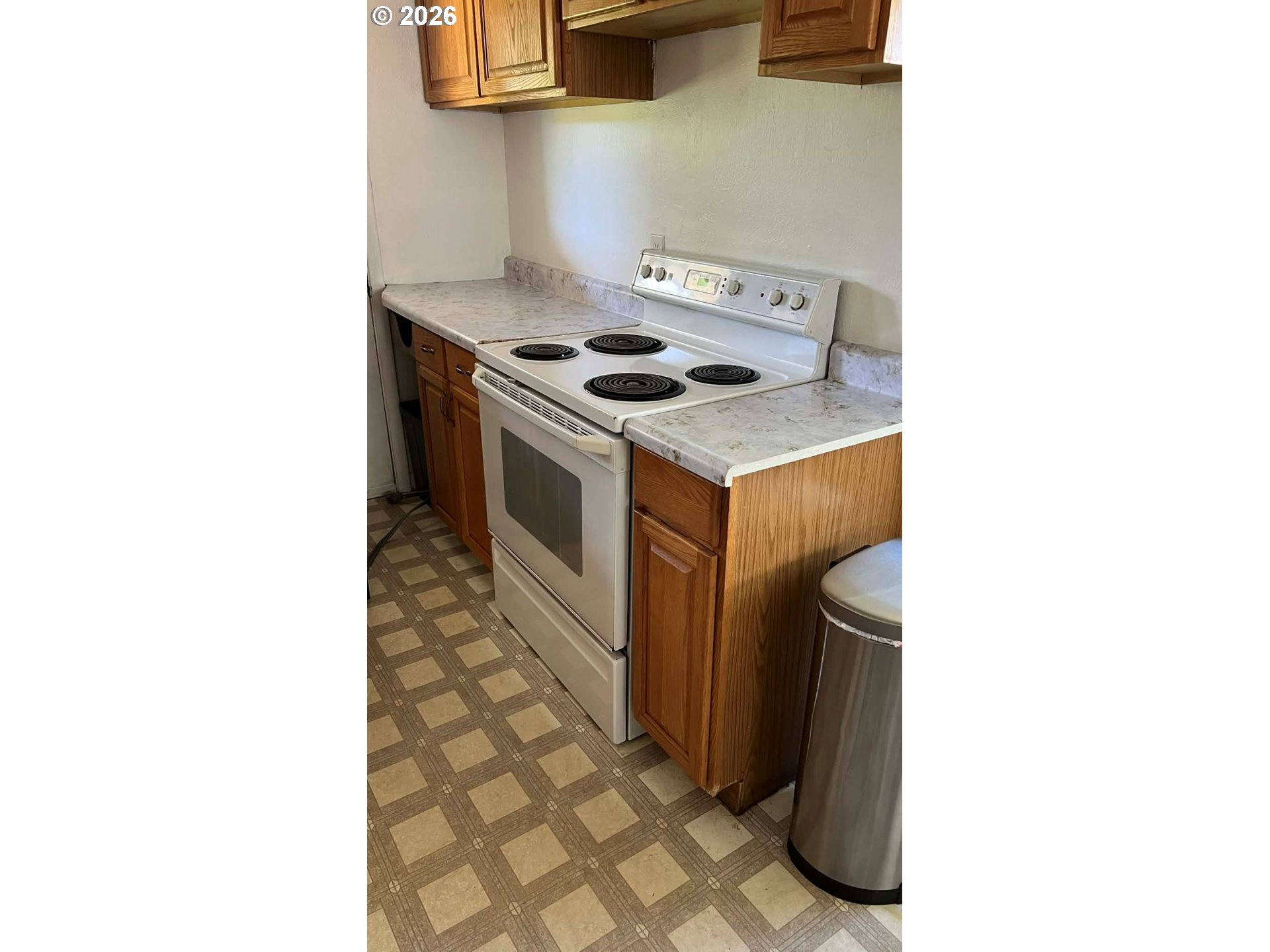 9060 Azalea-Glen Road Glendale, OR 97442 - Photo 7 of 16