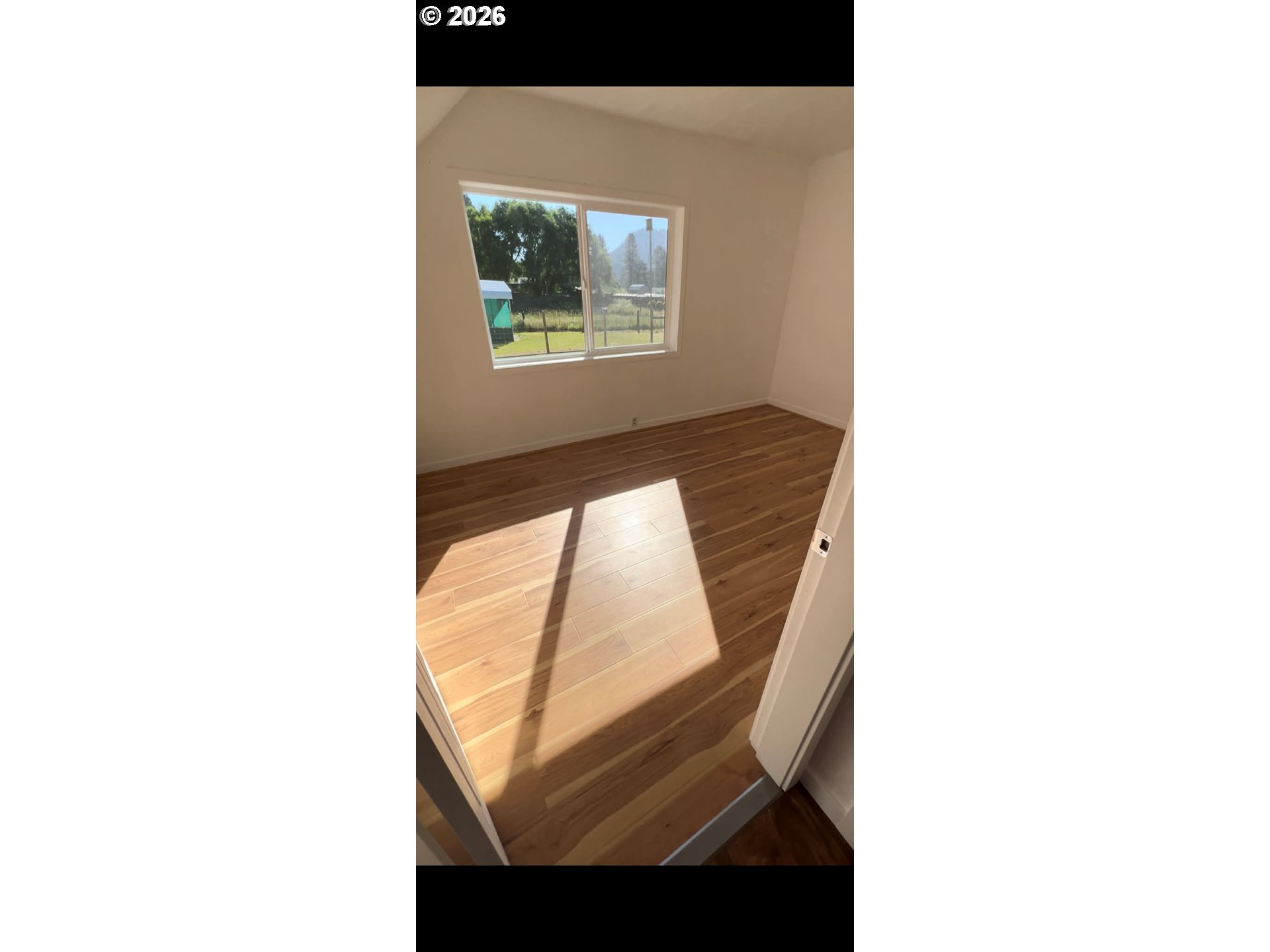 9060 Azalea-Glen Road Glendale, OR 97442 - Photo 8 of 16