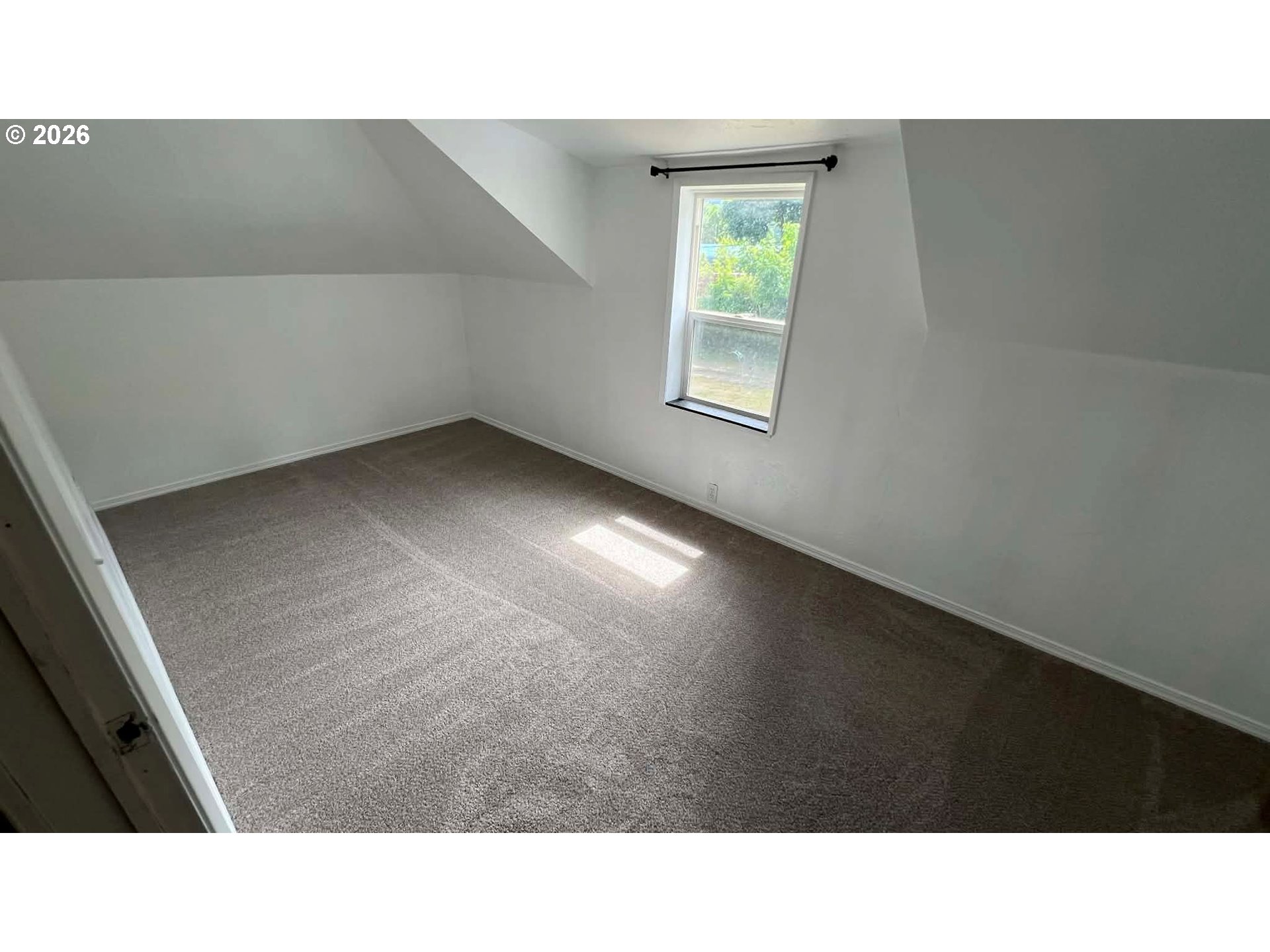 9060 Azalea-Glen Road Glendale, OR 97442 - Photo 10 of 16