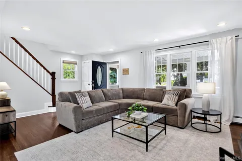 $1,089,000 | 7 Fairview Avenue, Port Washington, NY 11050