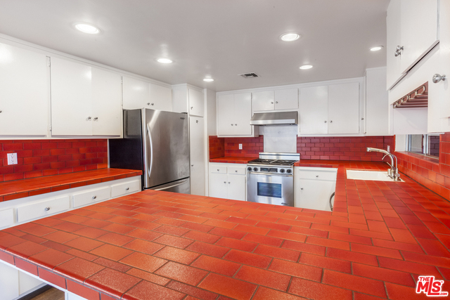 31258 Bailard Road, Unit 2 Malibu, CA 90265 - Photo 6 of 18 Gallery Image 6