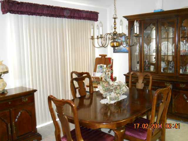 613 Ashley Circle East Rochester, MI 48307 - Photo 2 of 8 31044468-1.JPG