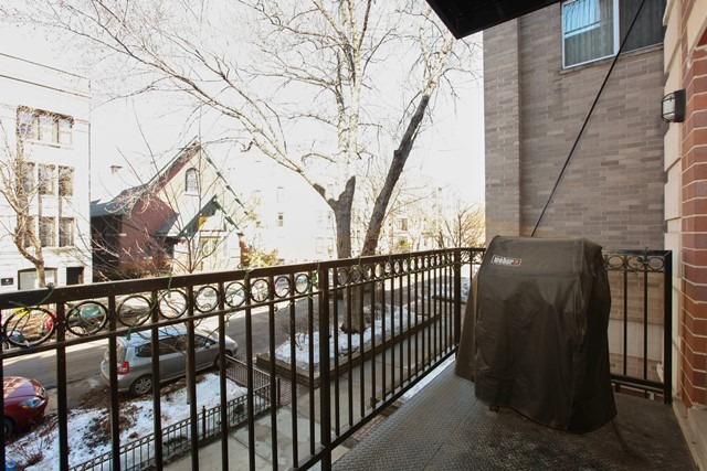 663 West Barry Avenue, Unit 2D Chicago, IL 60657 - Photo 11 of 12