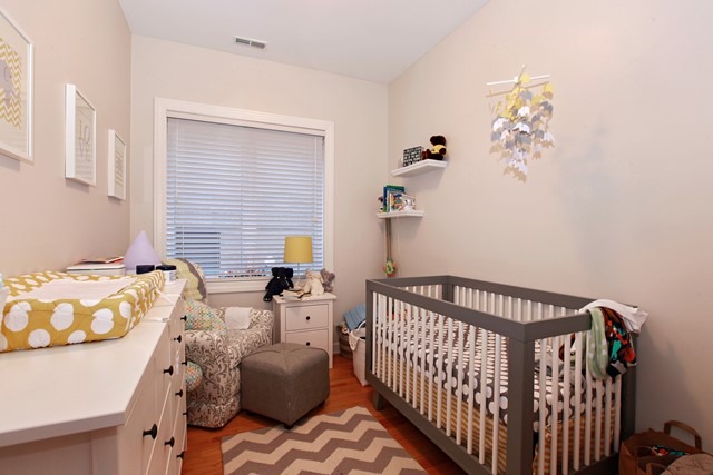 663 West Barry Avenue, Unit 2D Chicago, IL 60657 - Photo 9 of 12