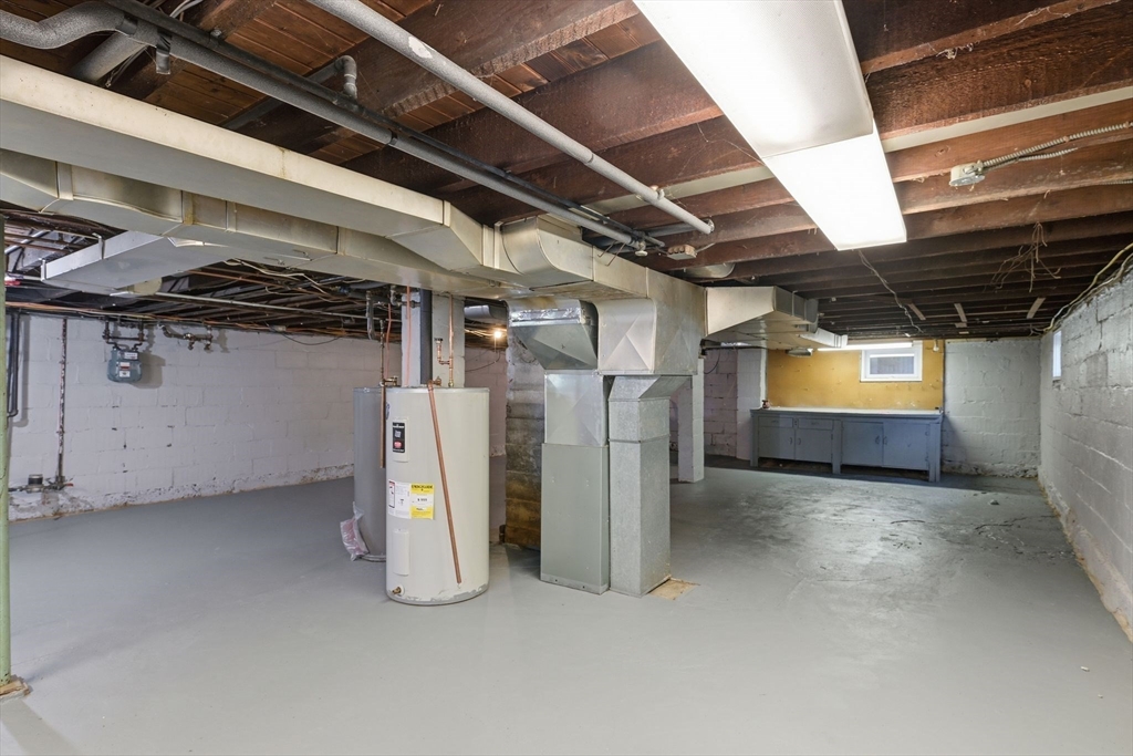 910-912 Granby Road Chicopee, MA 01020 - Photo 33 of 42 Gallery Image 33