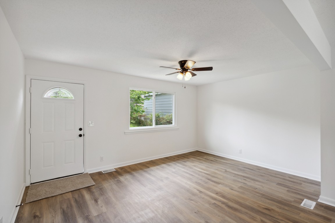 255 Raintree Drive Clarksville, TN 37042 - Photo 8 of 31 Gallery Image 8
