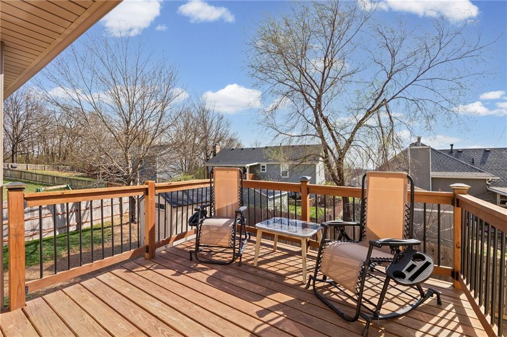 654 Holiday Lane Lansing, KS 66043 - Photo 14 of 41