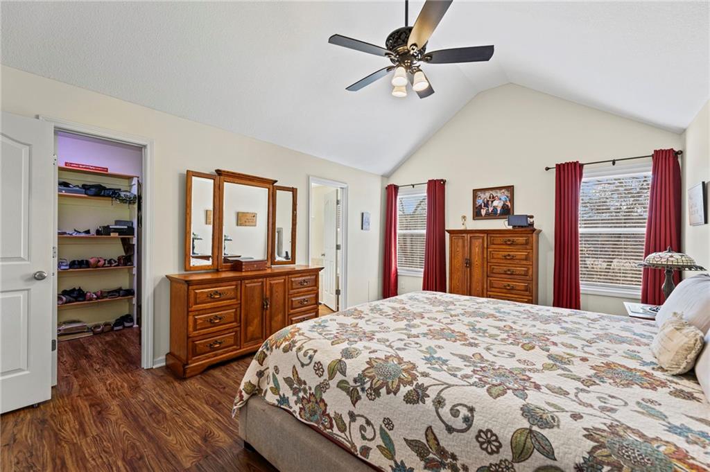 654 Holiday Lane Lansing, KS 66043 - Photo 23 of 41