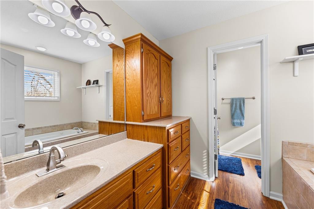 654 Holiday Lane Lansing, KS 66043 - Photo 24 of 41