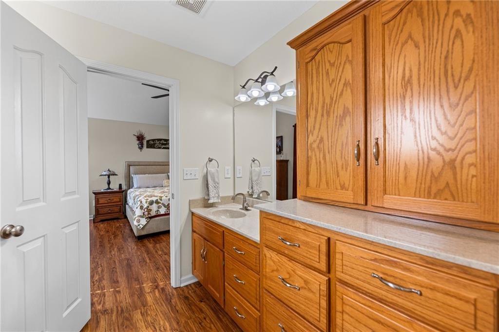 654 Holiday Lane Lansing, KS 66043 - Photo 25 of 41