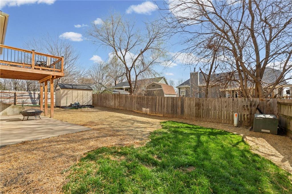 654 Holiday Lane Lansing, KS 66043 - Photo 36 of 41