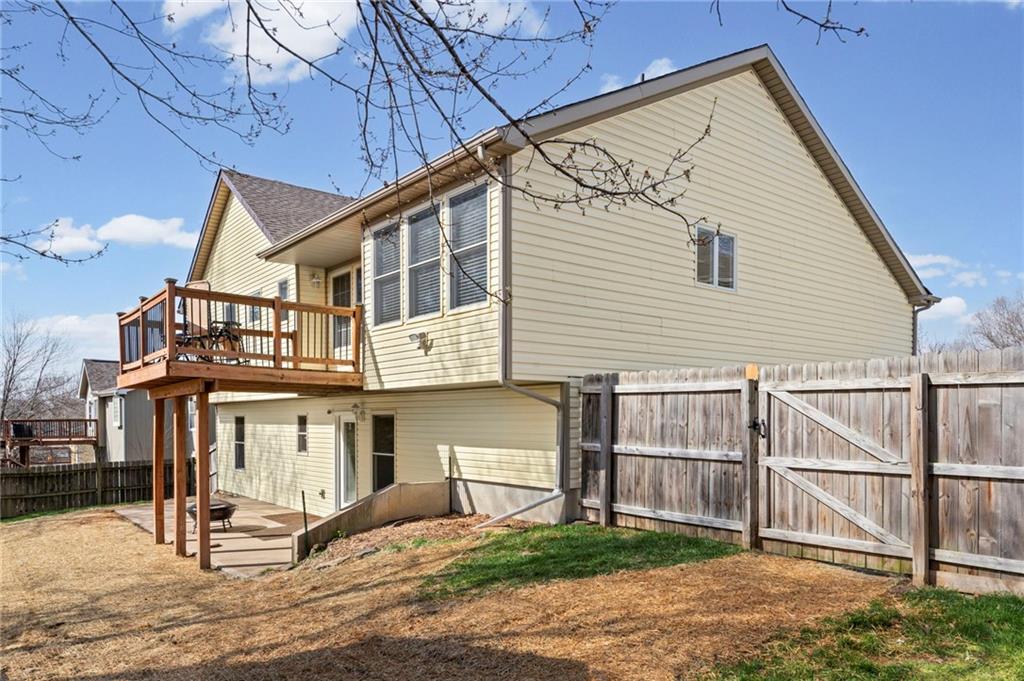654 Holiday Lane Lansing, KS 66043 - Photo 38 of 41