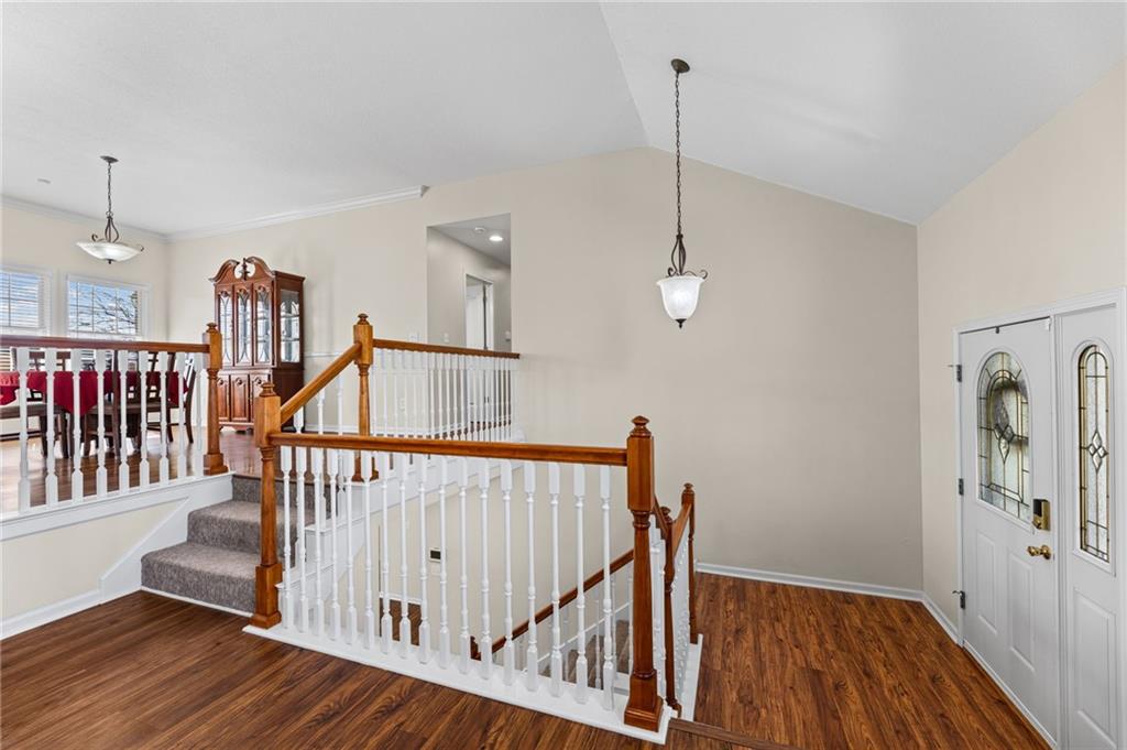 654 Holiday Lane Lansing, KS 66043 - Photo 5 of 41