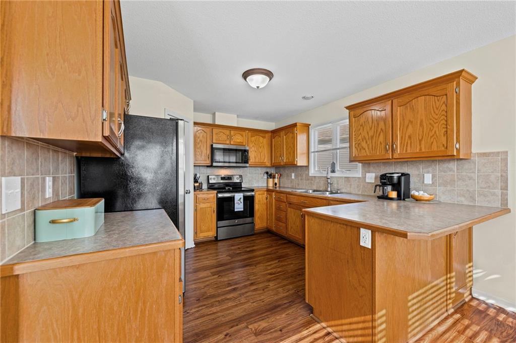 654 Holiday Lane Lansing, KS 66043 - Photo 10 of 41