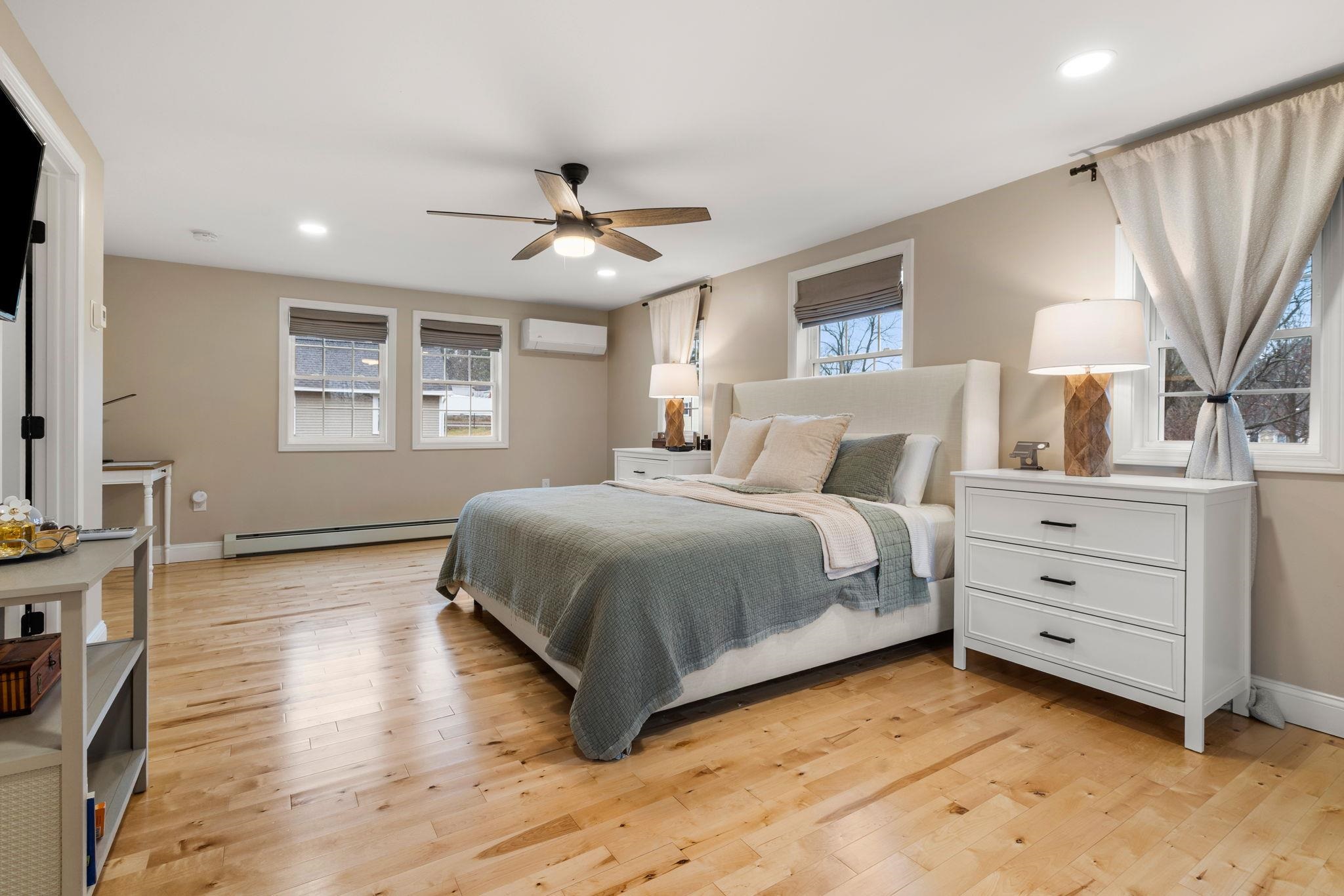 7 Mt Pleasant Street Derry, NH 03038 - Photo 12 of 39