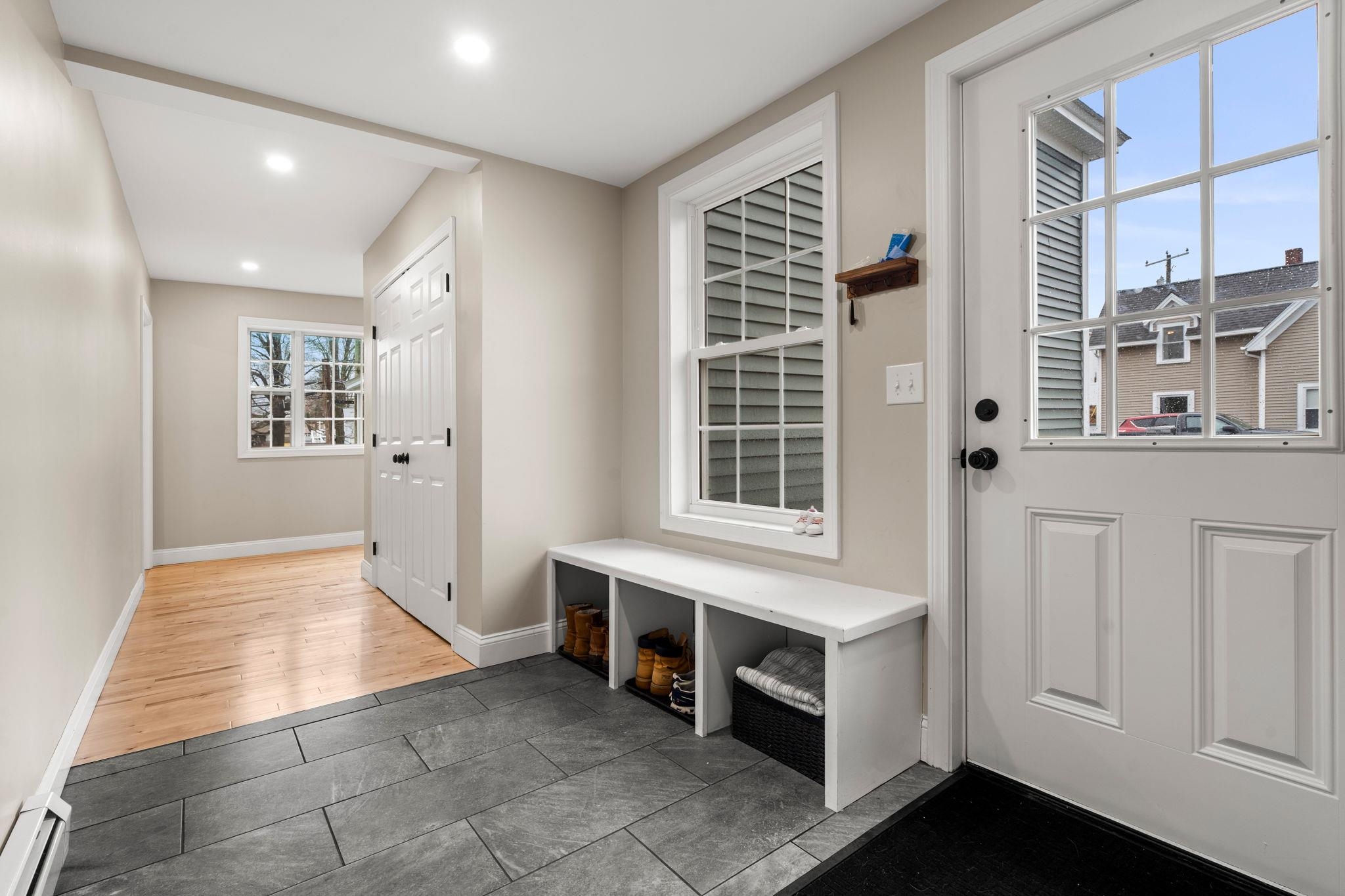 7 Mt Pleasant Street Derry, NH 03038 - Photo 21 of 39