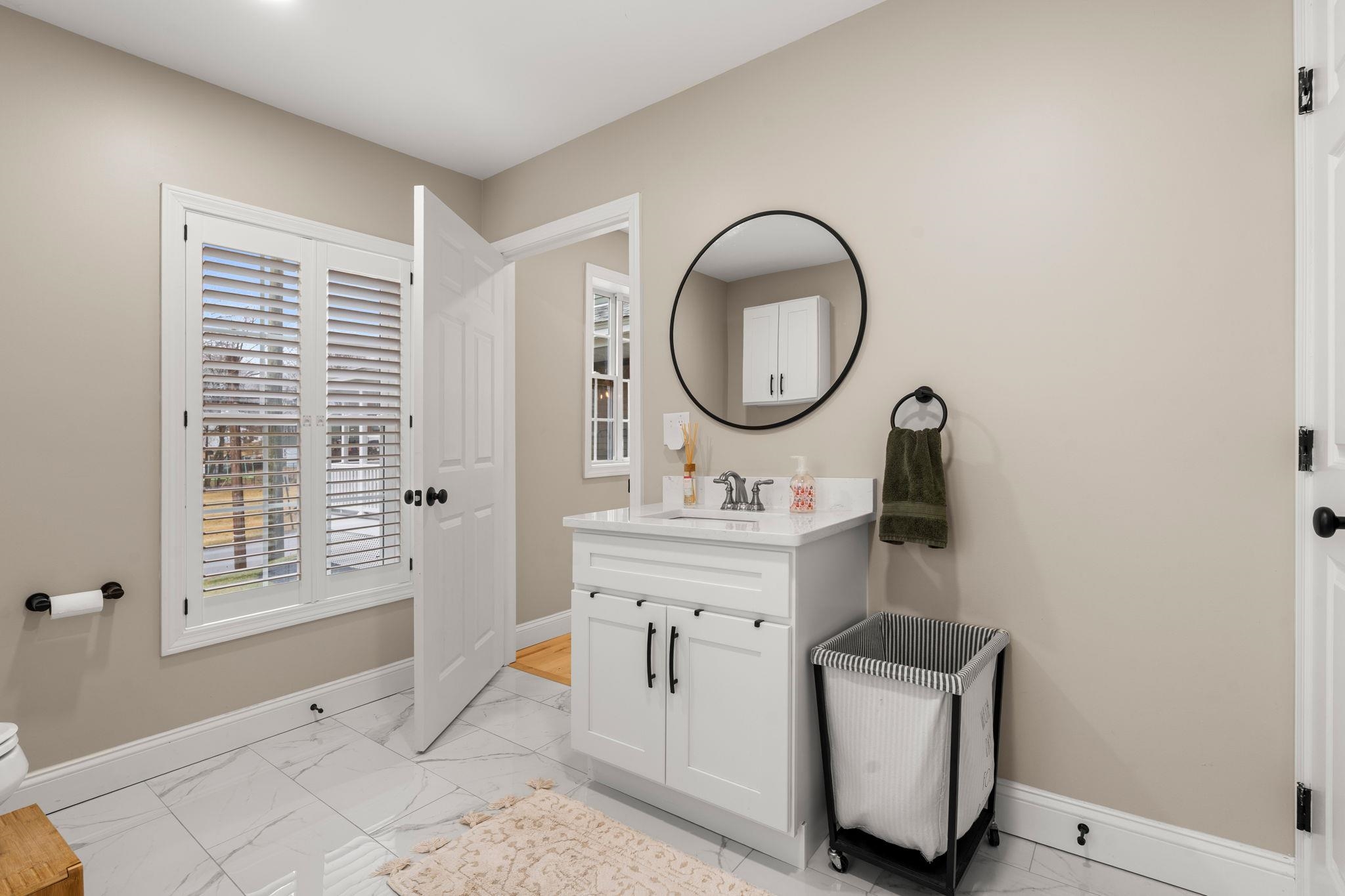 7 Mt Pleasant Street Derry, NH 03038 - Photo 22 of 39