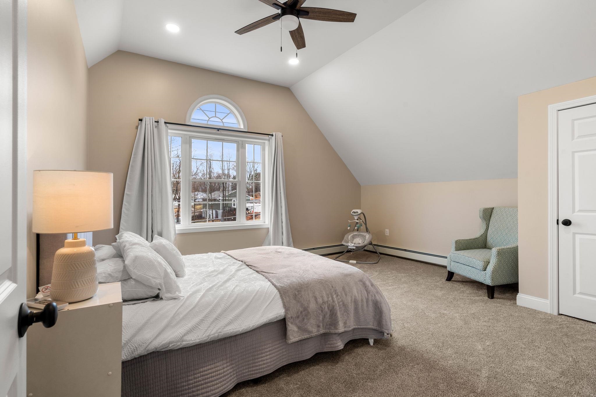 7 Mt Pleasant Street Derry, NH 03038 - Photo 25 of 39