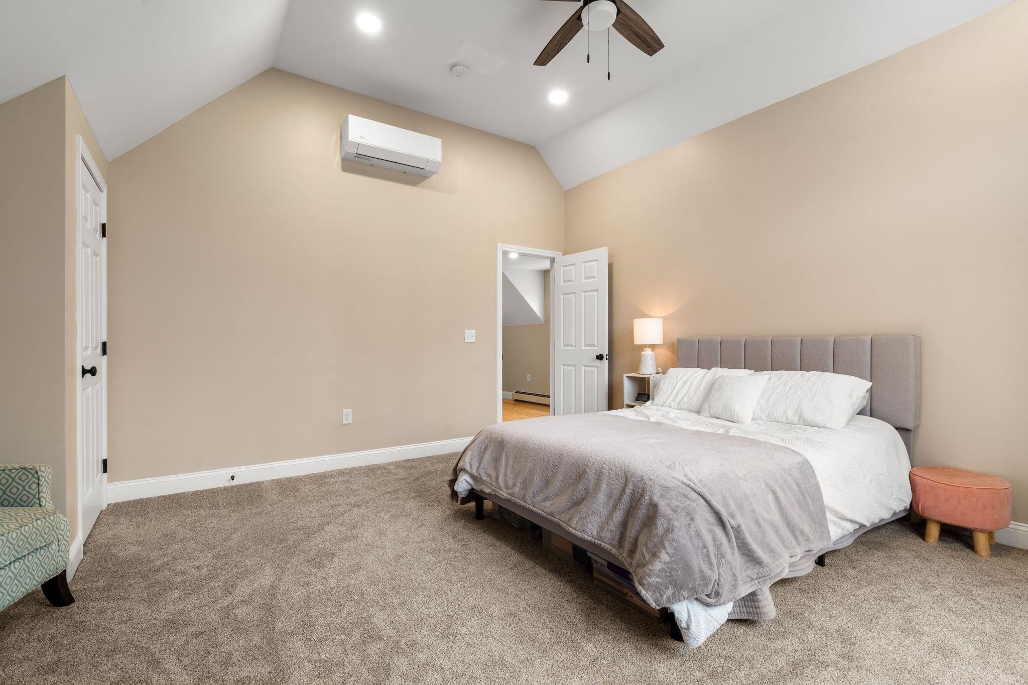 7 Mt Pleasant Street Derry, NH 03038 - Photo 26 of 39