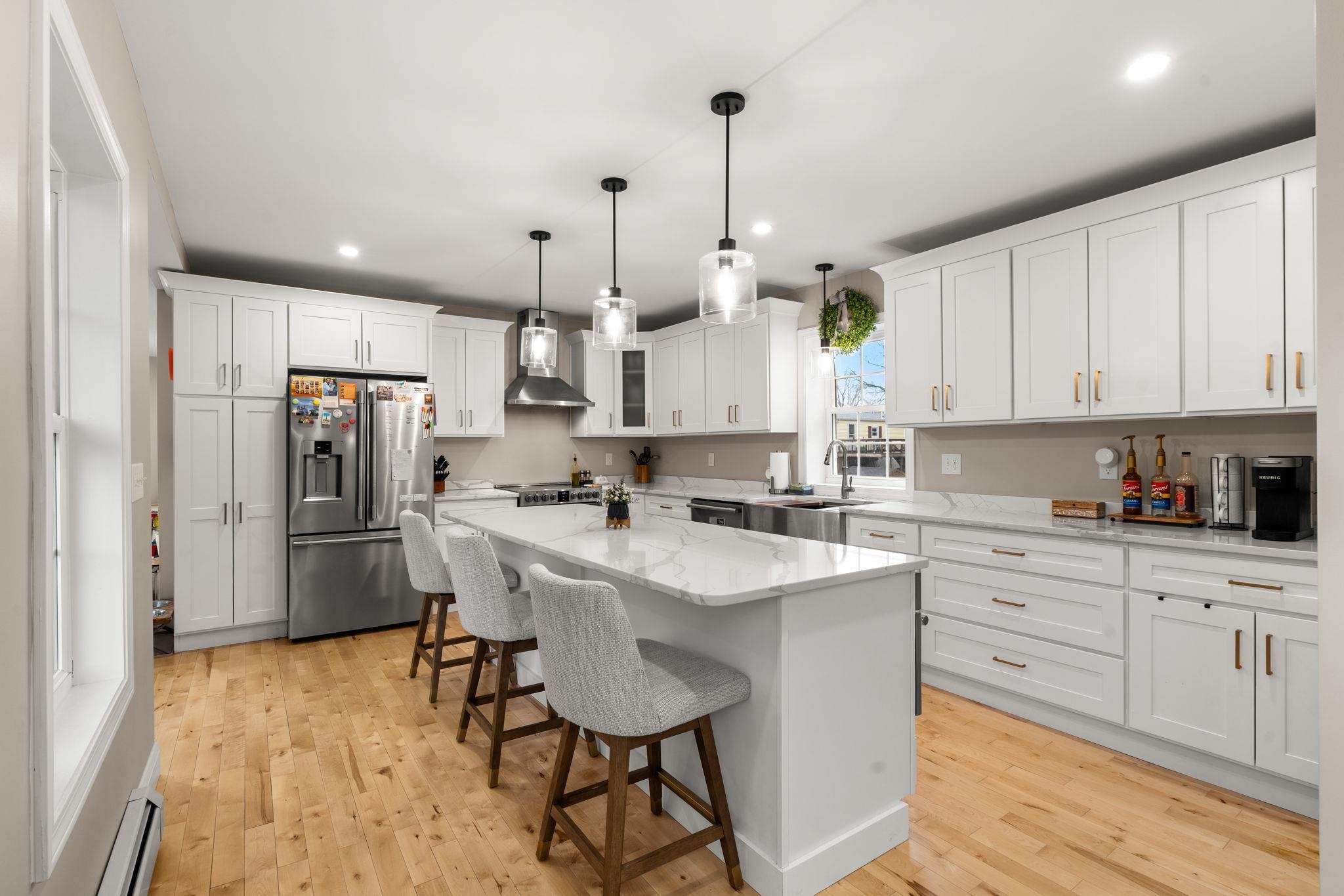 7 Mt Pleasant Street Derry, NH 03038 - Photo 3 of 39