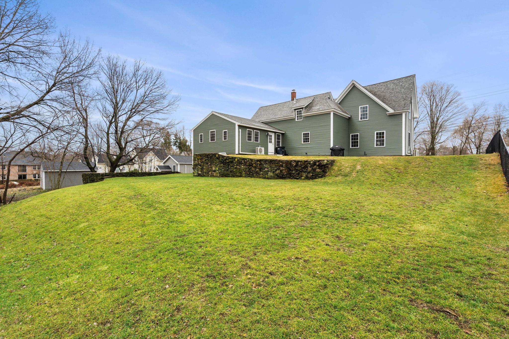 7 Mt Pleasant Street Derry, NH 03038 - Photo 36 of 39