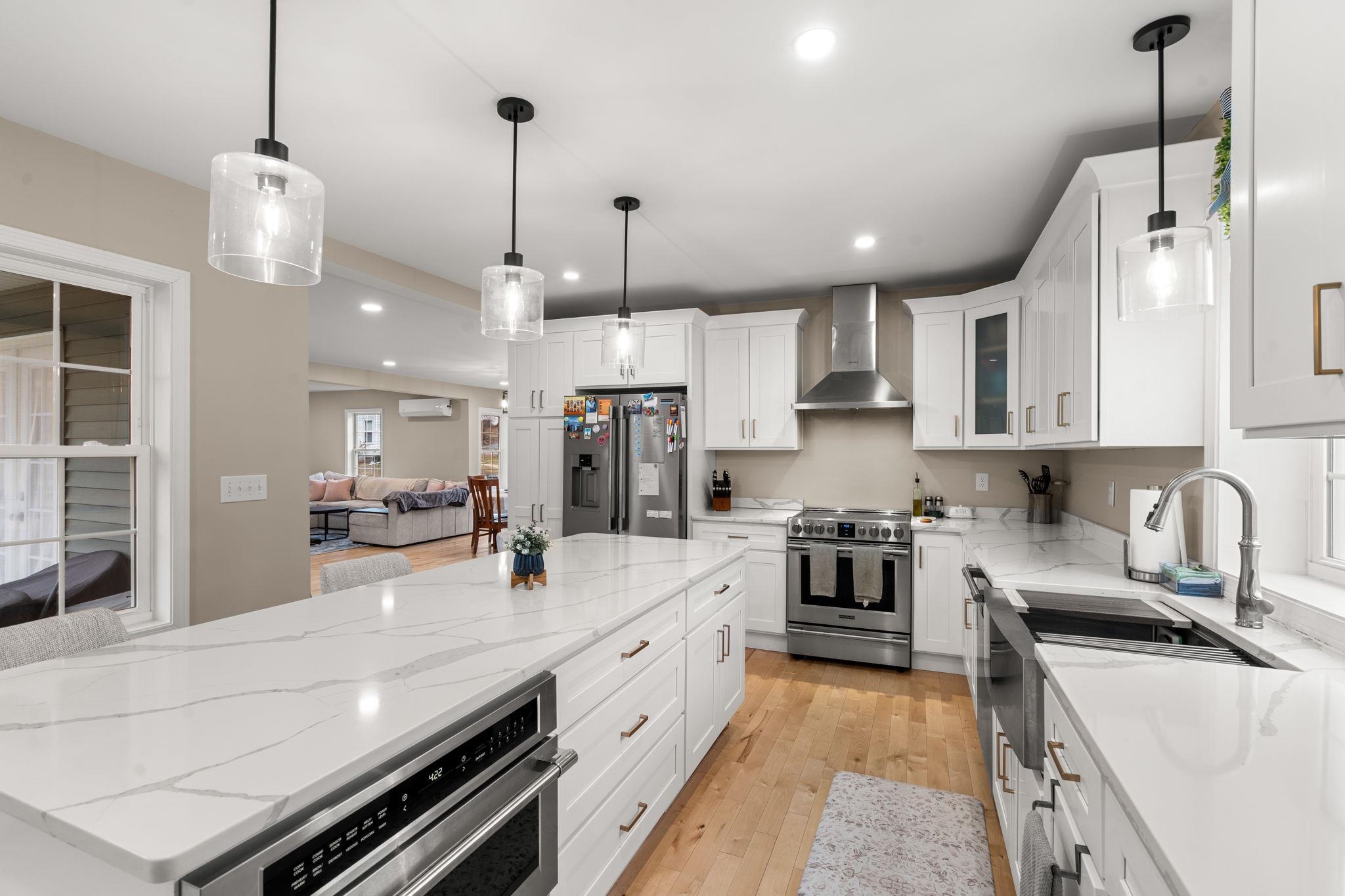 7 Mt Pleasant Street Derry, NH 03038 - Photo 5 of 39