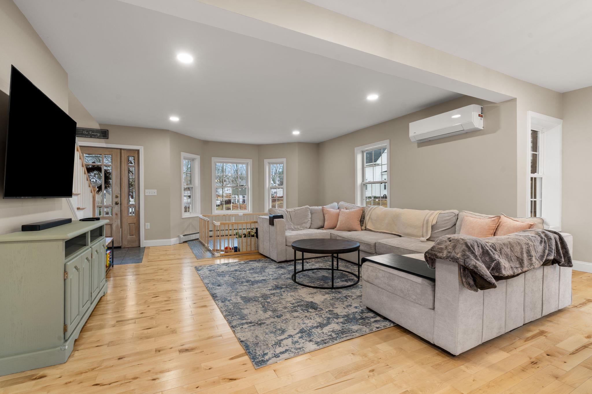 7 Mt Pleasant Street Derry, NH 03038 - Photo 8 of 39