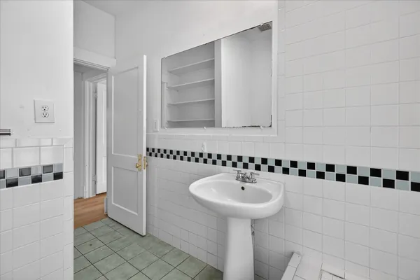 $1,500 | 1607 Holman Street, Houston, TX 77004