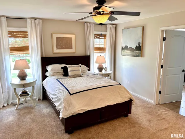 $365,000 | 197 Northwest 850 Street, White Hall, IL 62092