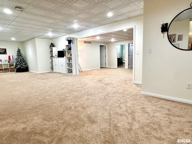 $365,000 | 197 Northwest 850 Street, White Hall, IL 62092