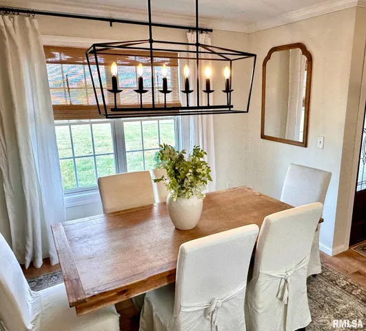 $365,000 | 197 Northwest 850 Street, White Hall, IL 62092