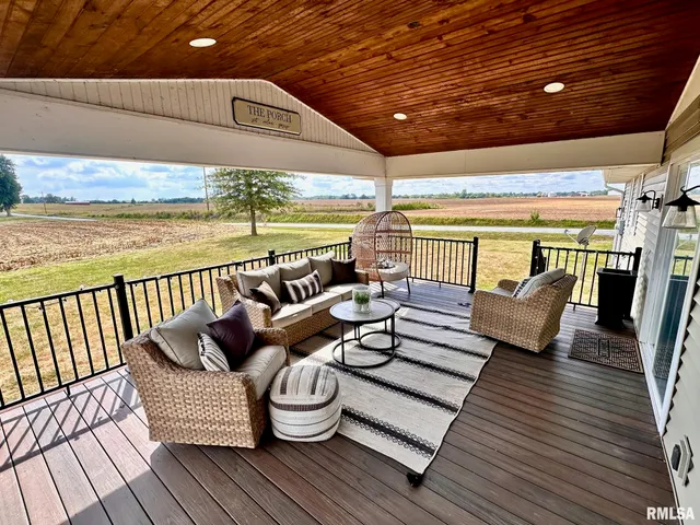 $365,000 | 197 Northwest 850 Street, White Hall, IL 62092