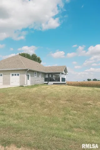 $365,000 | 197 Northwest 850 Street, White Hall, IL 62092