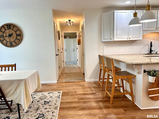 $365,000 | 197 Northwest 850 Street, White Hall, IL 62092