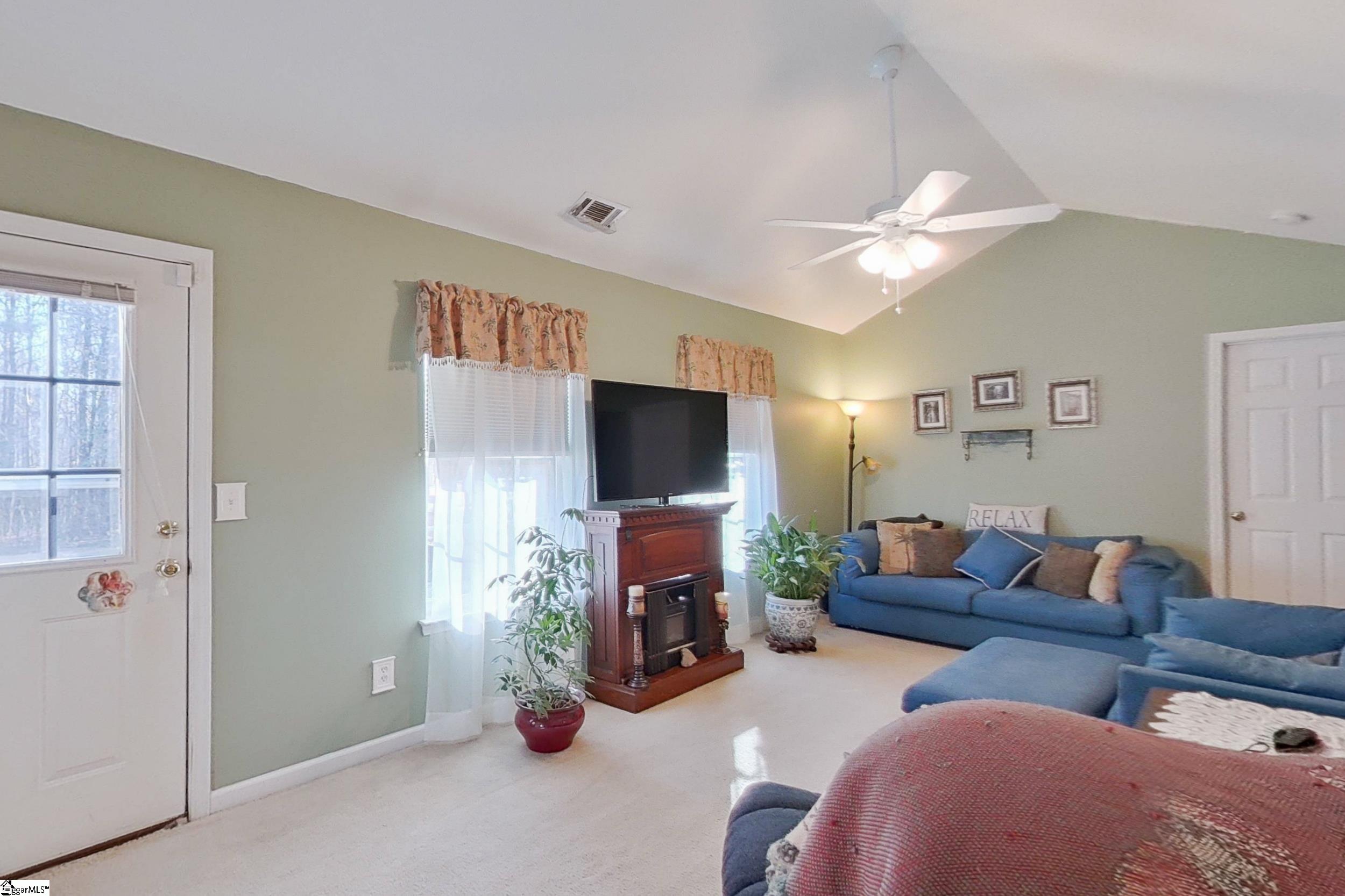 1350 Martin Road Spartanburg, SC 29301 - Photo 5 of 32 Gallery Image 5