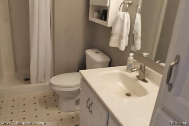 1272 Columbia Road Berkley, MI 48072 - Photo 13 of 21