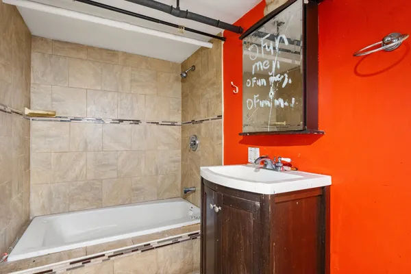 $549,999 | 5404 South Drexel Avenue, Chicago, IL 60615