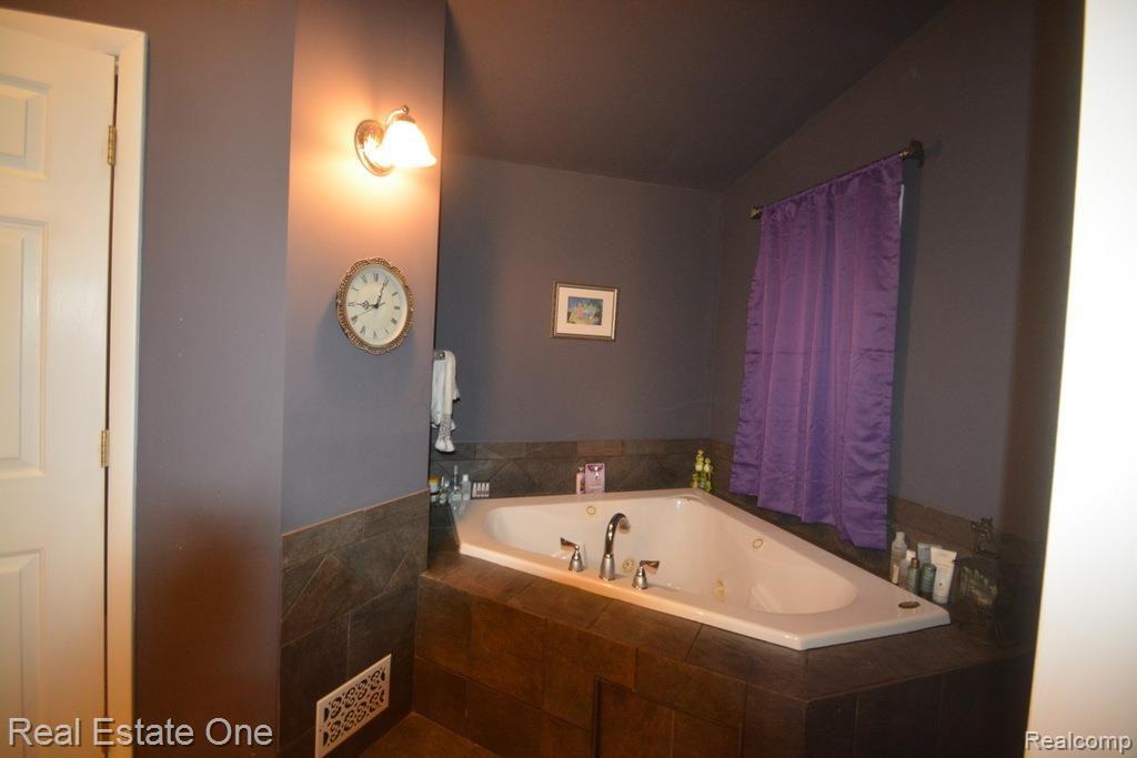 3290 Melvin Avenue Rochester, MI 48307 - Photo 12 of 33 23-DSC_9466.jpg