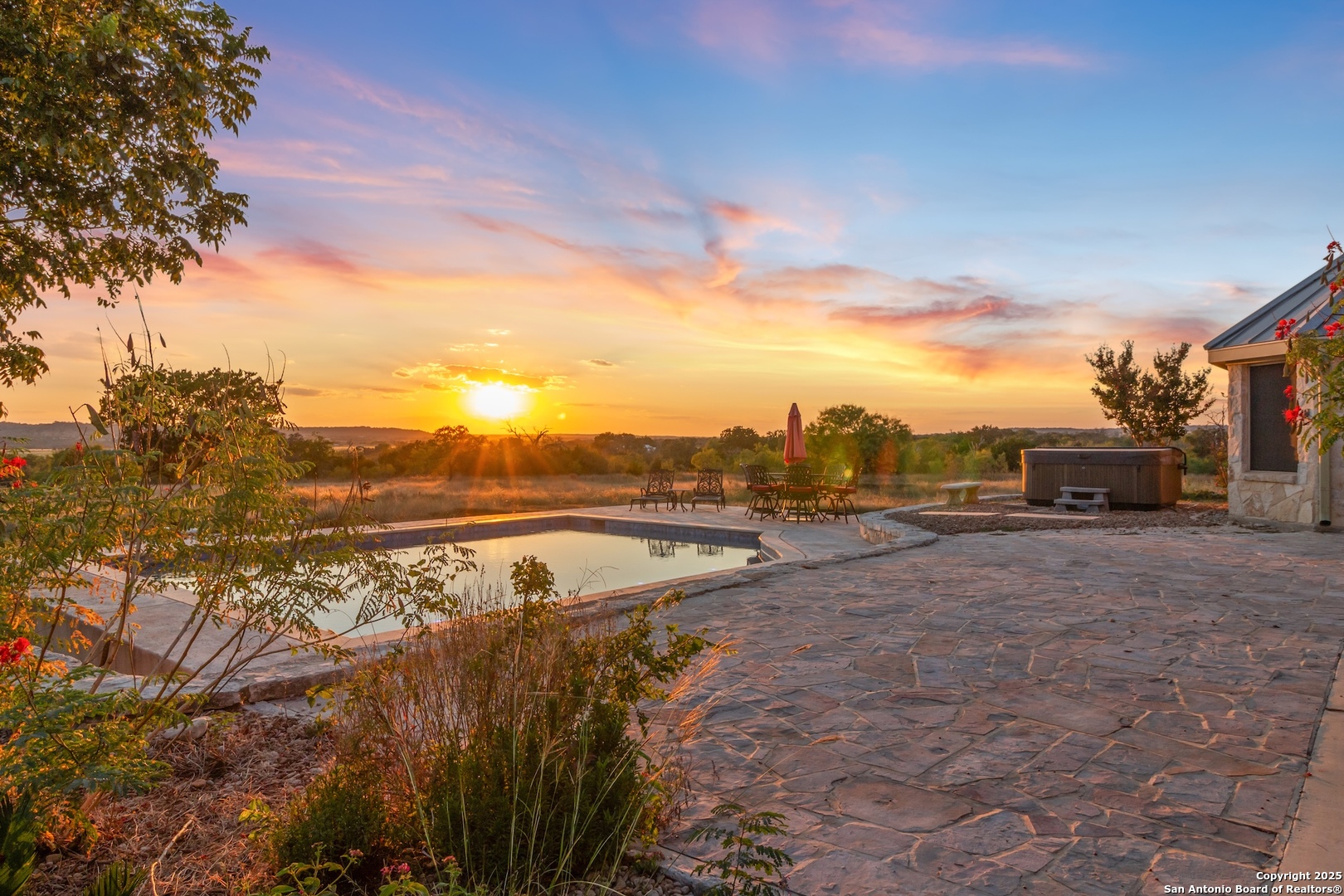 647 Funf Kinder Road Fredericksburg, TX 78624 - Photo 3 of 100