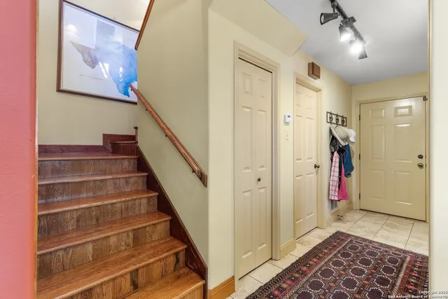 $1,717,223 | 647 Funf Kinder Road, Fredericksburg, TX 78624