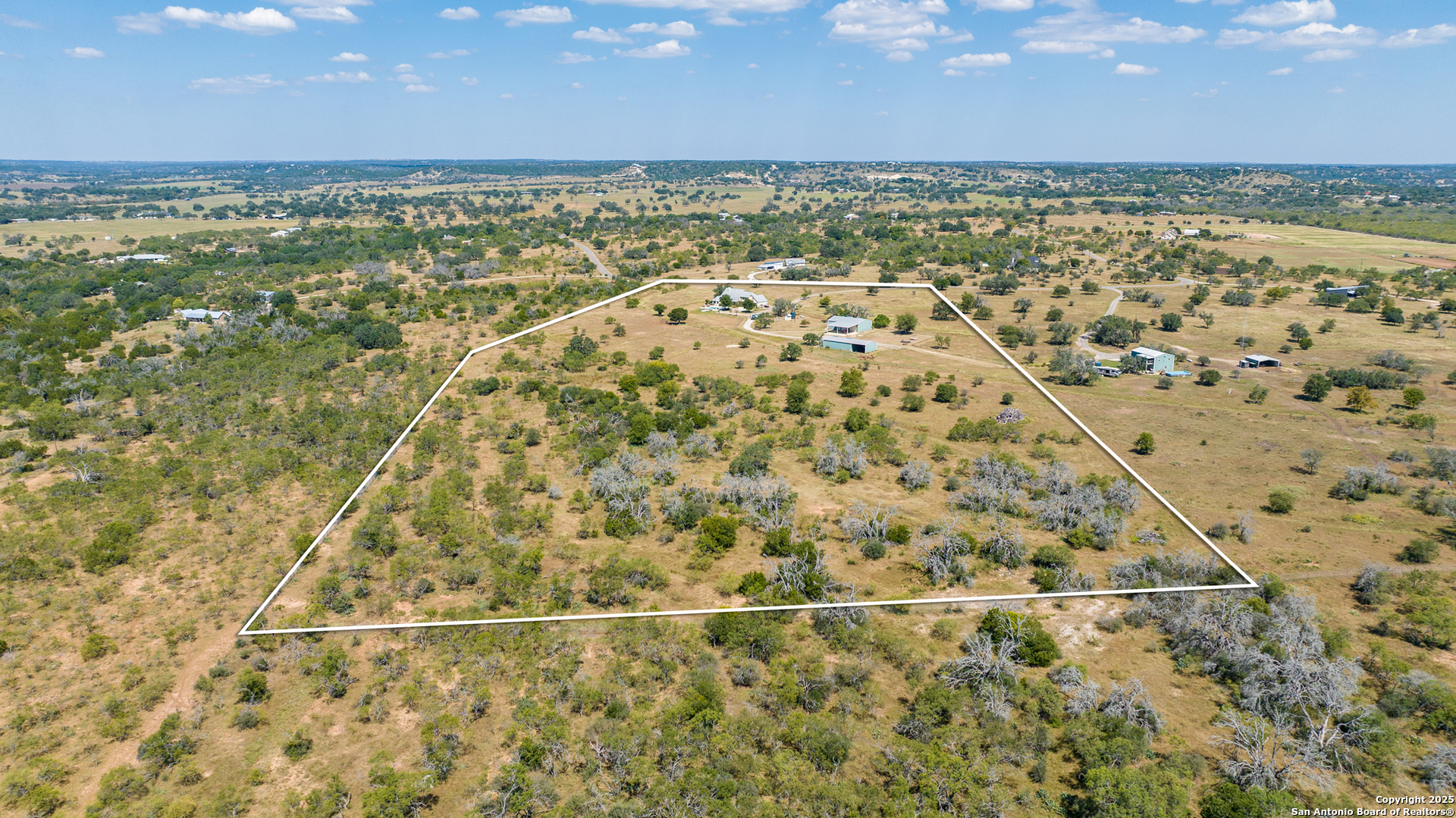 647 Funf Kinder Road Fredericksburg, TX 78624 - Photo 10 of 100