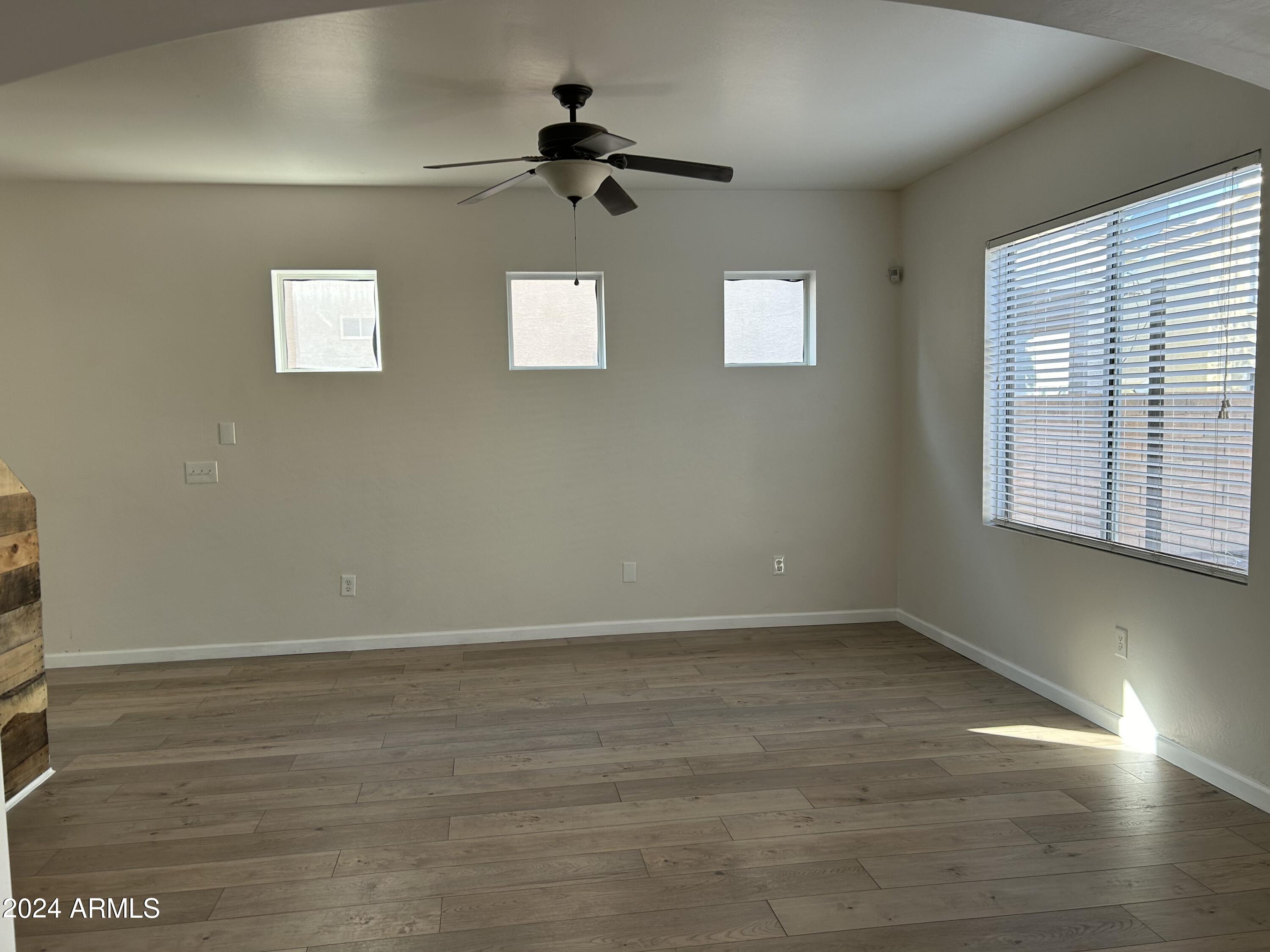 4106 West Carter Road Phoenix, AZ 85041 - Photo 5 of 25 IMG_3226