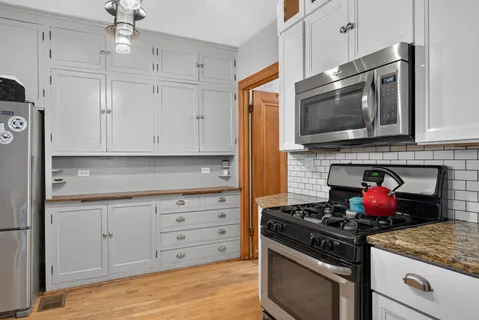 $575,000 | 6960 North Ozark Avenue, Chicago, IL 60631