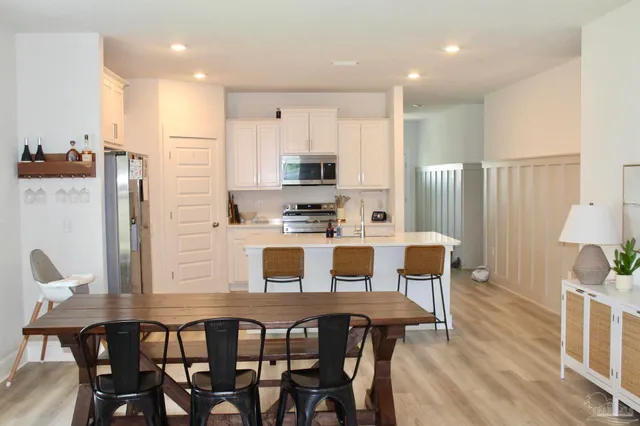 $2,050 | 5709 Friesian Drive, Pensacola, FL 32526